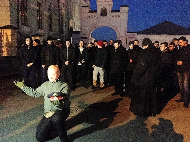 Националисты заблокировали вход в Киево-Печерскую лавру