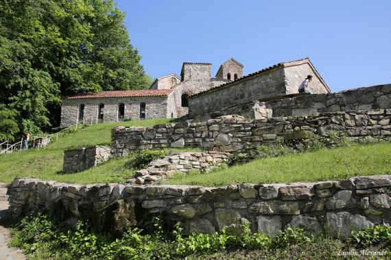 Дивный монастырь Некреси