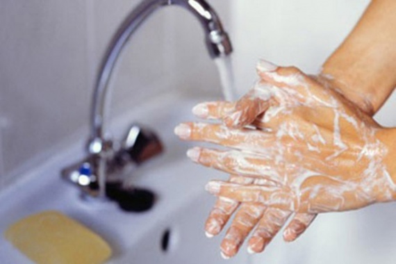 Мыть руки перед едой