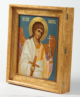 Икона живописная в киоте 30х40 масло, золоченый нимб, в киоте №8 Ангел-Хранитель