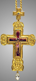 Наперсный крест из золота с финифтью