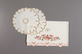 Рушник венчальный вышитый и прихватки №1