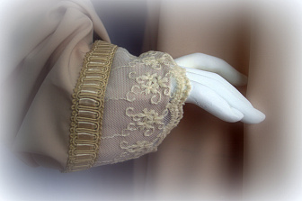 Погребальный комплект Premium №1: платье, палантин и платочек в руку из турецкого хлопка с эксклюзивным индийским кружевом