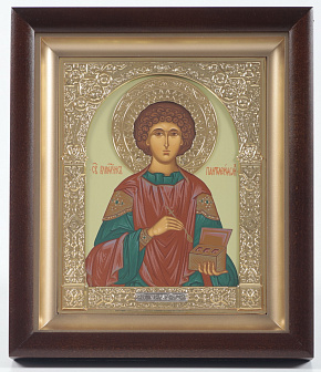 Икона в киоте 15х19 сложный, темпера, венчик, рамка фигурная, золочёная Пантелеимон