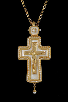 Крест наперсный № 185 литьевое распятие,перламутр /золочение/