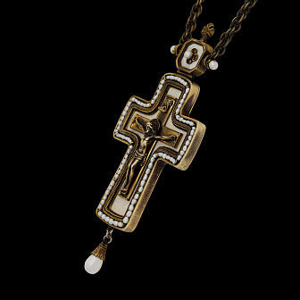 Крест наперсный №185 литьевое распятие, перламутр / патинирование