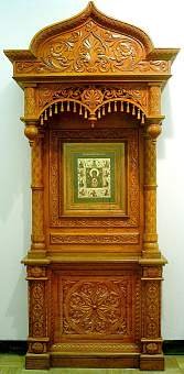 Киот напольный ''Валаамский'' с сенью и подвесками Киот напольный ''Валаамский'' с сенью и подвесками