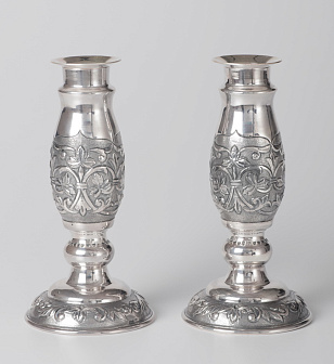 Подсвечник малый чеканка / 2 свечи / серебро (УИН)