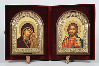 Складень в футляре 18х24 бархат, темпера, арочная, рамка золочёная Спаситель-Казанская БМ
