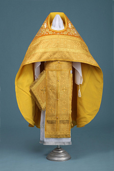 Облачение иерейское №17 парча вышивка оплечья 100%