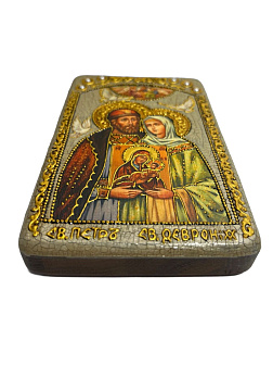 Настольная икона ''Петр и Февронья'' на мореном дубе