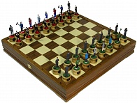 Шахматы с фигурами из покрашенного цинкового сплава "Информационные войны"