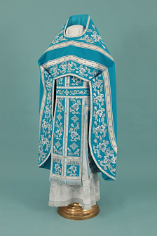 Облачение иерейское №34 вышитое по шерсти (гладь)  пришивной галун