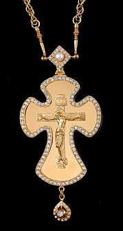 Наперсный крест с золото и литьем