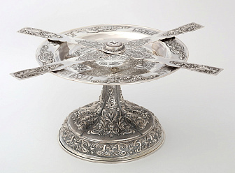 Дискос с поддискосником ручная гравировка, чеканка / ф240мм-потир 1, 0л№4 / серебро (УИН)