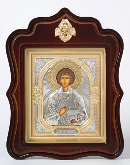 Икона в киоте 18х24 фигурный с навершием, темпера, риза объемная, частично золочёная Пантелеимон