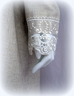 Погребальный комплект Премиум №8: платье, цвет: лен, палантин, цвет белый или бежевый и платок в руку. Ткань: смесовый лён