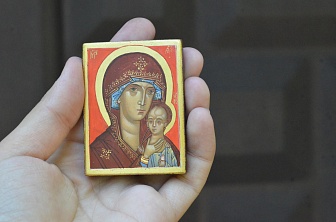 Дорожная икона Пресвятой Богородицы Петровская
