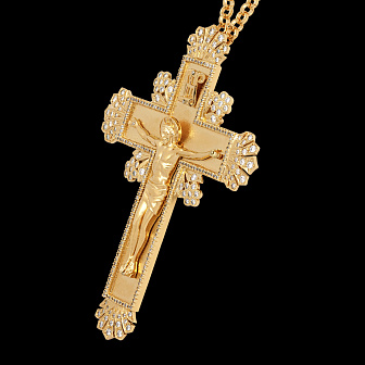 Крест наперсный №223 / Фианиты литьевое распятие / золочение