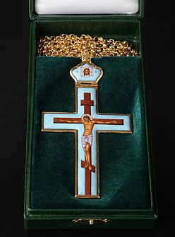 Наперсный крест золотой с финифтью