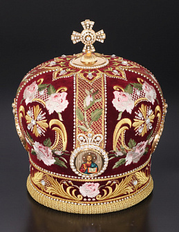 Митра №081 бархат вышивка а/м 4юв.иконы, крест, стр.дорожки, стразы в футляре