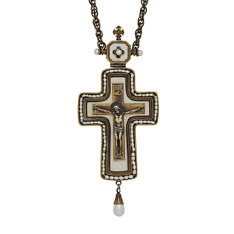 Крест наперсный №185 литьевое распятие, перламутр / патинирование