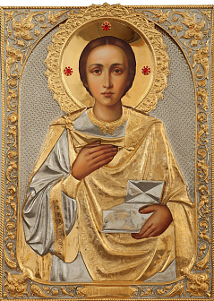 Икона живописная великомученика и целителя Пантелеимона 50х70, масло, риза №221, золочение, камни