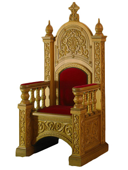 Трон с резной спинкой.