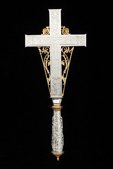 Крест напрестольный № 3 рант,литьевое распятие,гравировка /золочение/ серебро