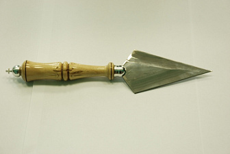 Копие с деревянной ручкой большое 01