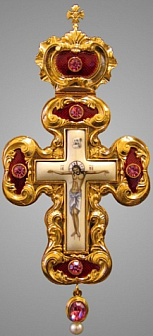 Наперсный крест из золота с эмалью
