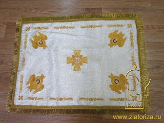 Покровцы парча Оренбург, цвет - белый с золотом, с вышивкой
