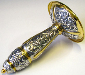 Подсвечник ручной чеканный / золочение / серебро (УИН)