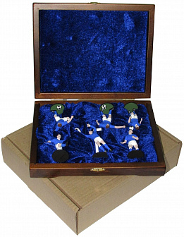 Набор миниатюр в деревянной шкатулке "ФУТБОЛ" 6 фигур (сине-белая форма)