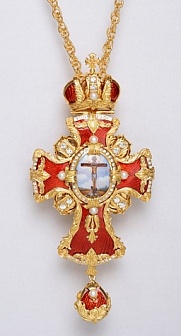 Наперсный крест серебряный с позолотой и эмалью серебрение