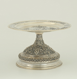 Дискос с поддискосником ручная гравировка, чеканка / ф240мм-потир 1, 5л№11 / серебро (УИН)