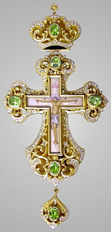 Наперсный крест из золота с ювелирными камнями и эмалью