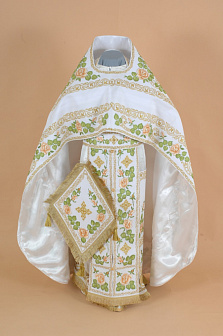 Облачение иерейское №33 вышитое по шерсти (гладь)