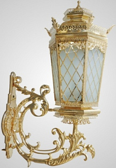 Фонарь на кронштейне уличный большой золочение