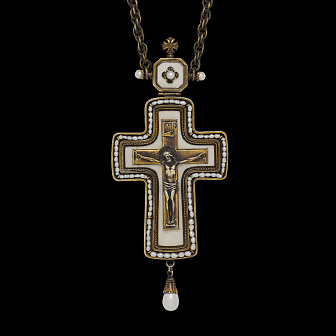 Крест наперсный №185 литьевое распятие, перламутр / патинирование