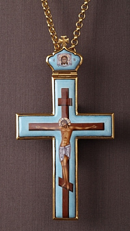 Наперсный крест золотой с финифтью