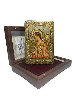 Икона ''Ангел-Хранитель'' ручной работы из дуба с натуральными камнями