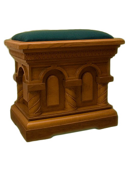 Седалище малое с открывающимся верхом с бархатом.