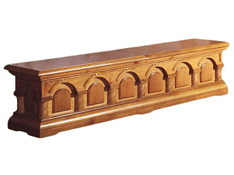 Лавка-седалище большая с бархатом столярная. Лавка-седалище большая с бархатом столярная.